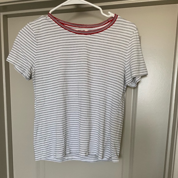 Cute black/ red striped t-shirt - Picture 1 of 4